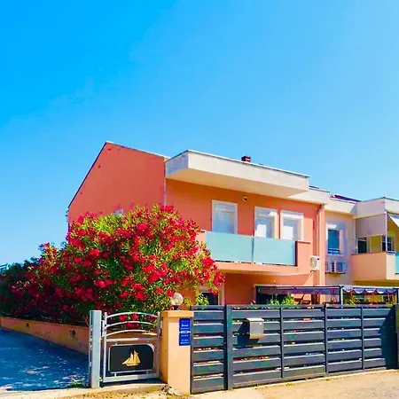 Navetta 2 Guest house Fazana