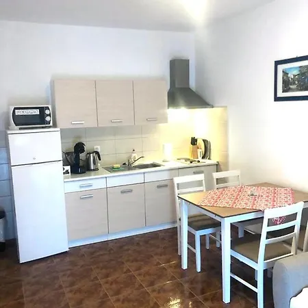 Guest house Navetta 2 4*